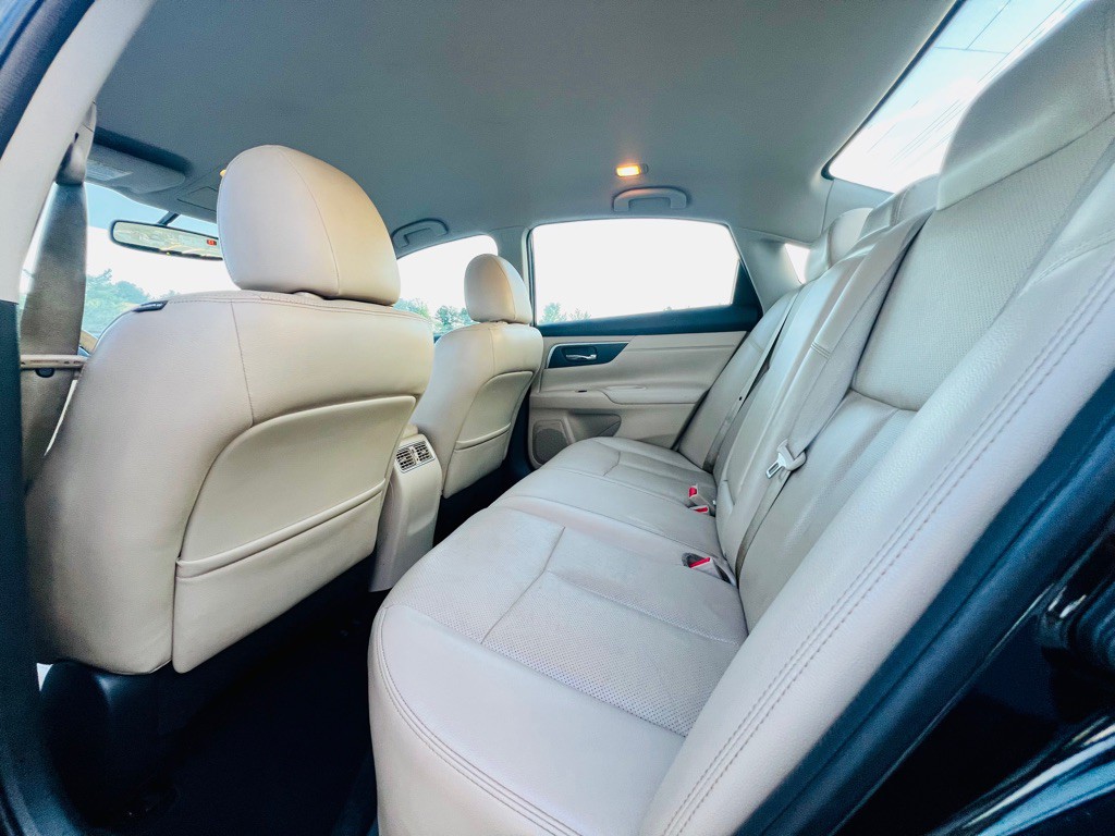 2018 Nissan Altima Image 11