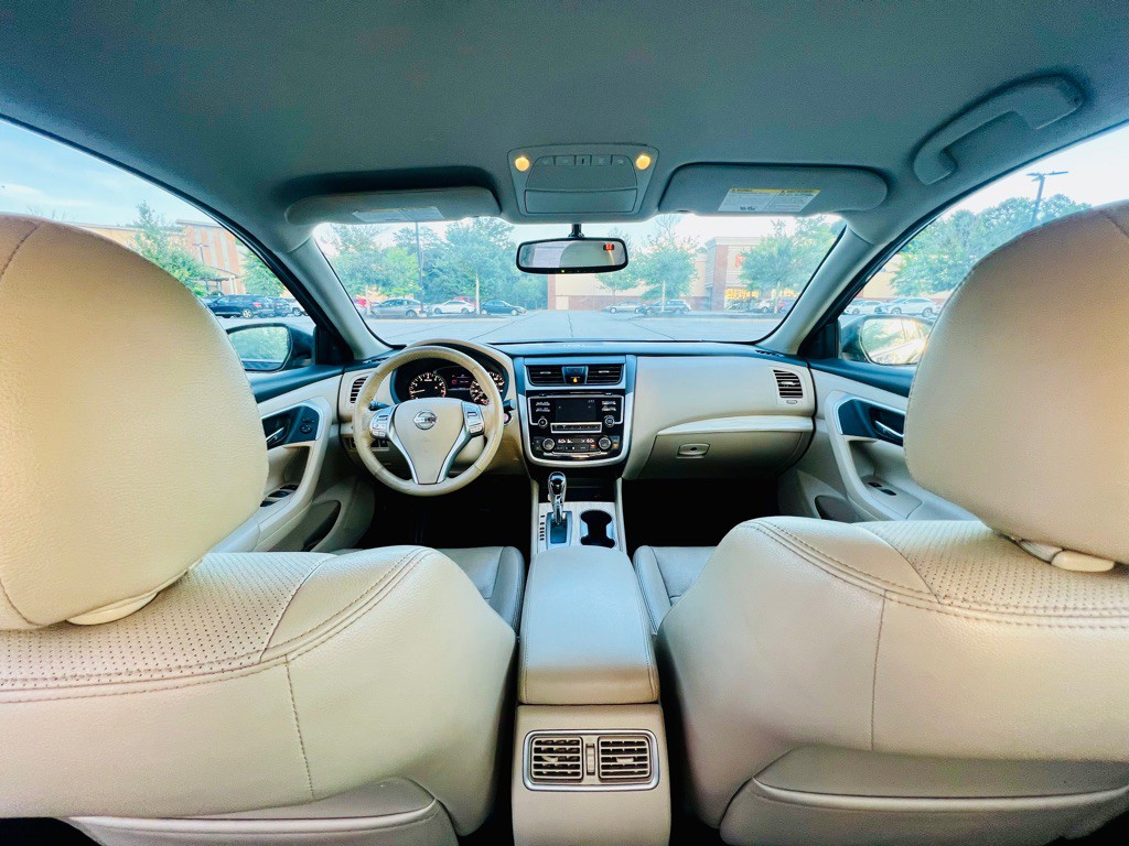 2018 Nissan Altima Image 12