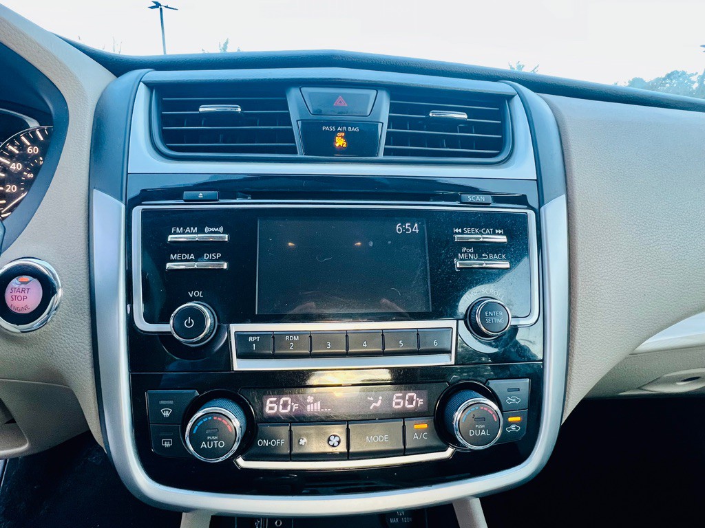 2018 Nissan Altima Image 16