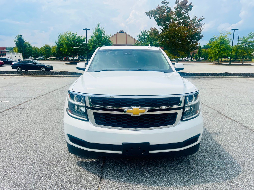 2015 Chevrolet Suburban Image 2