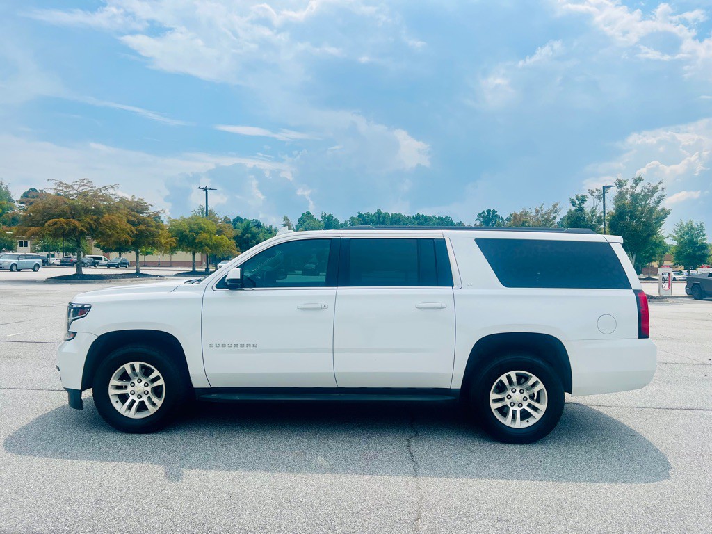 2015 Chevrolet Suburban Image 8