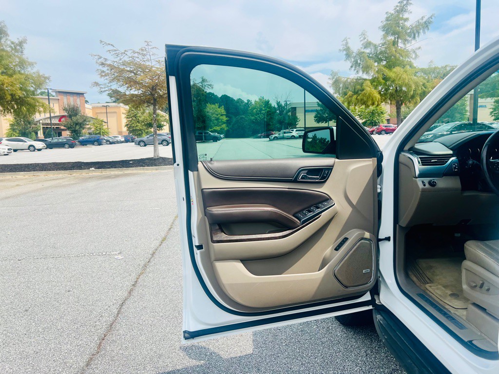 2015 Chevrolet Suburban Image 10