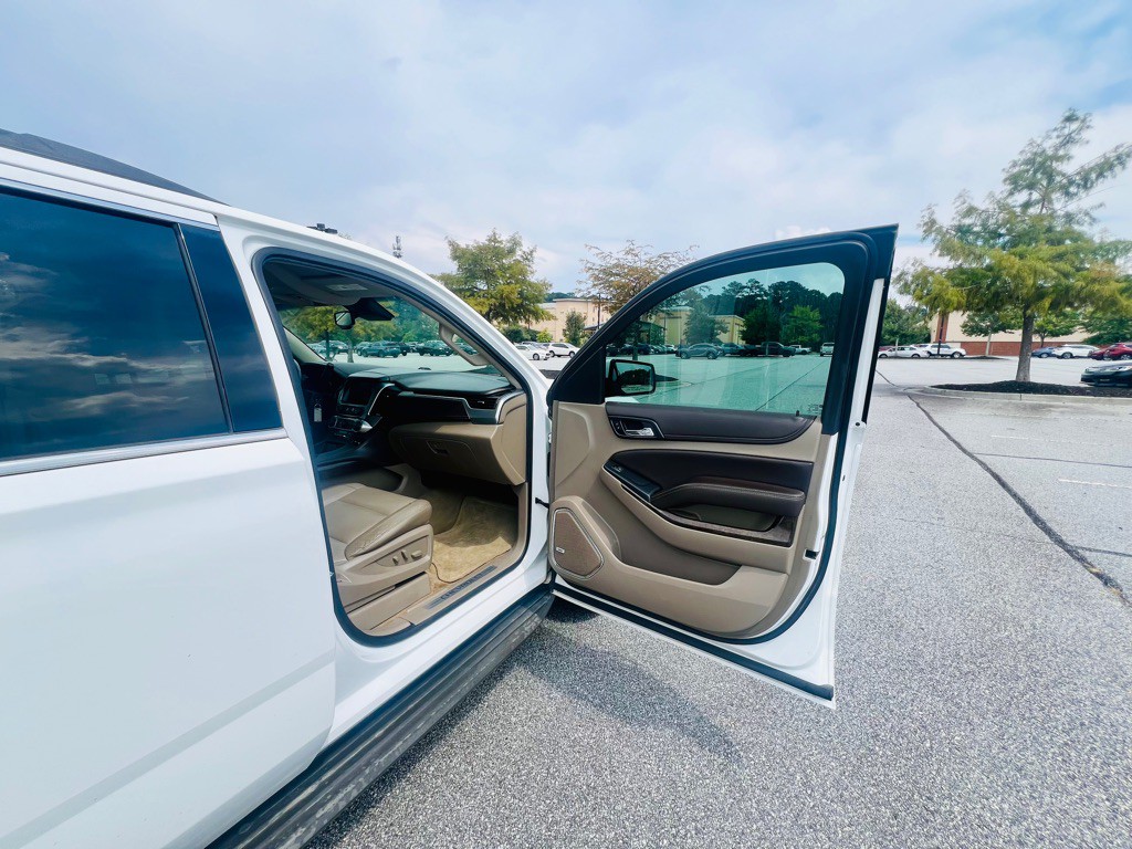 2015 Chevrolet Suburban Image 13
