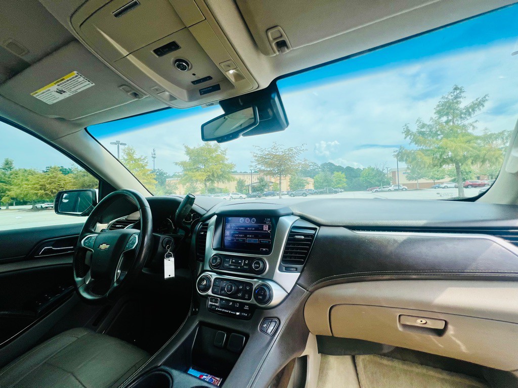 2015 Chevrolet Suburban Image 14