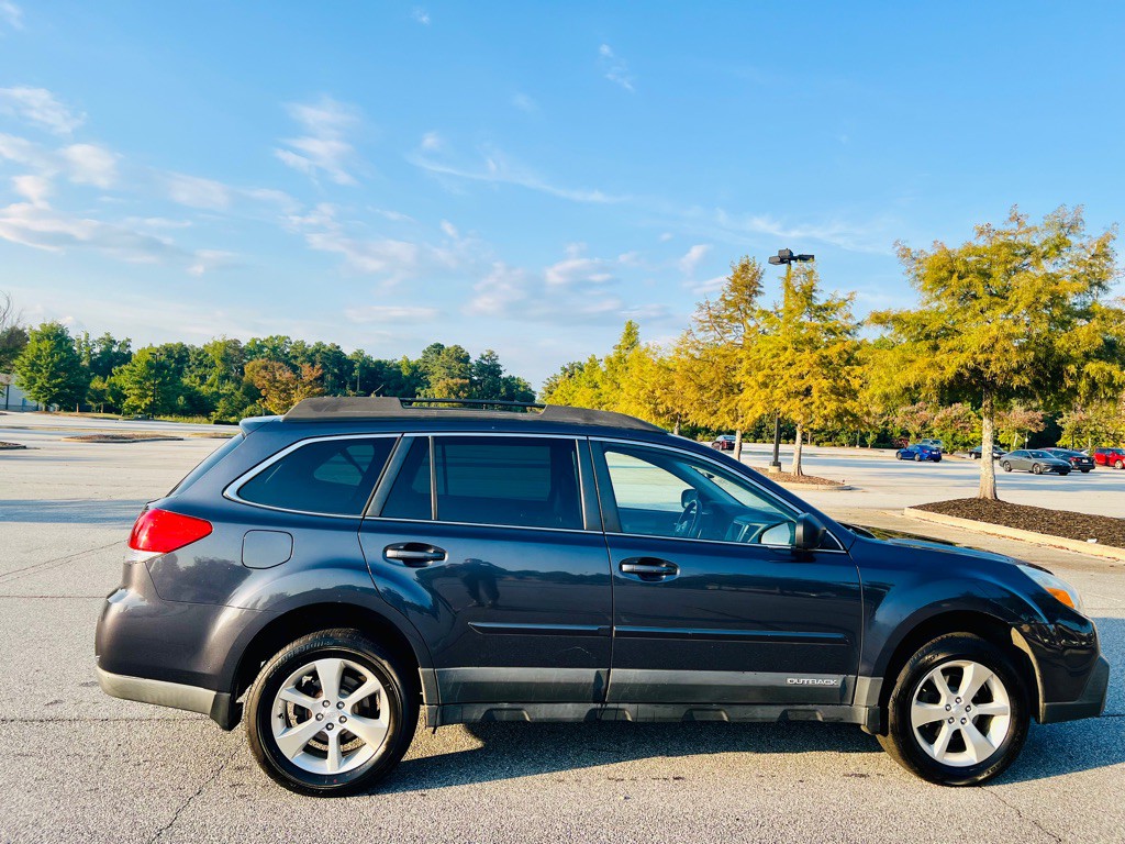2013 Subaru Outback Image 4