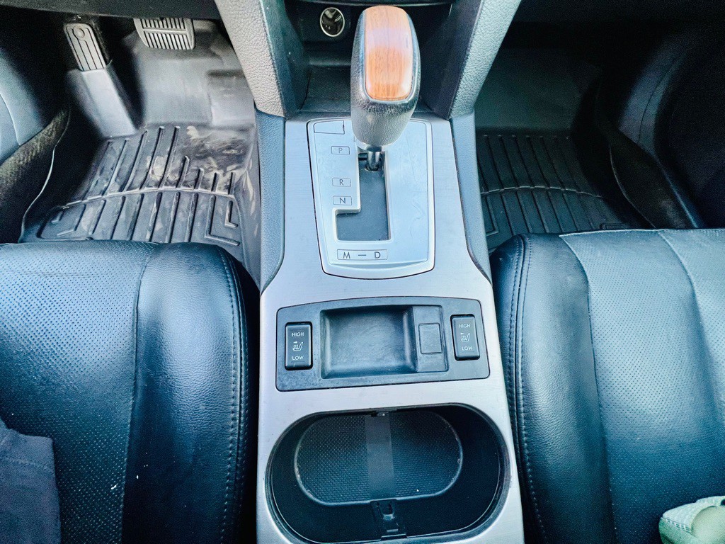 2013 Subaru Outback Image 16