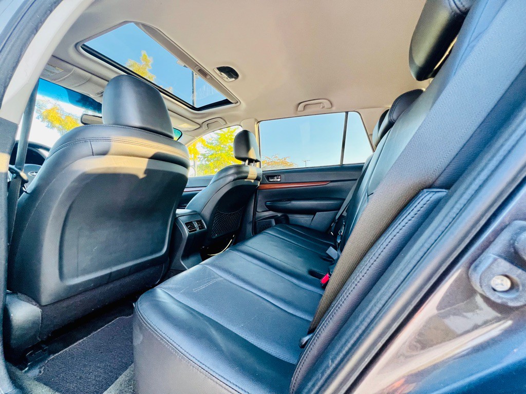 2013 Subaru Outback Image 17