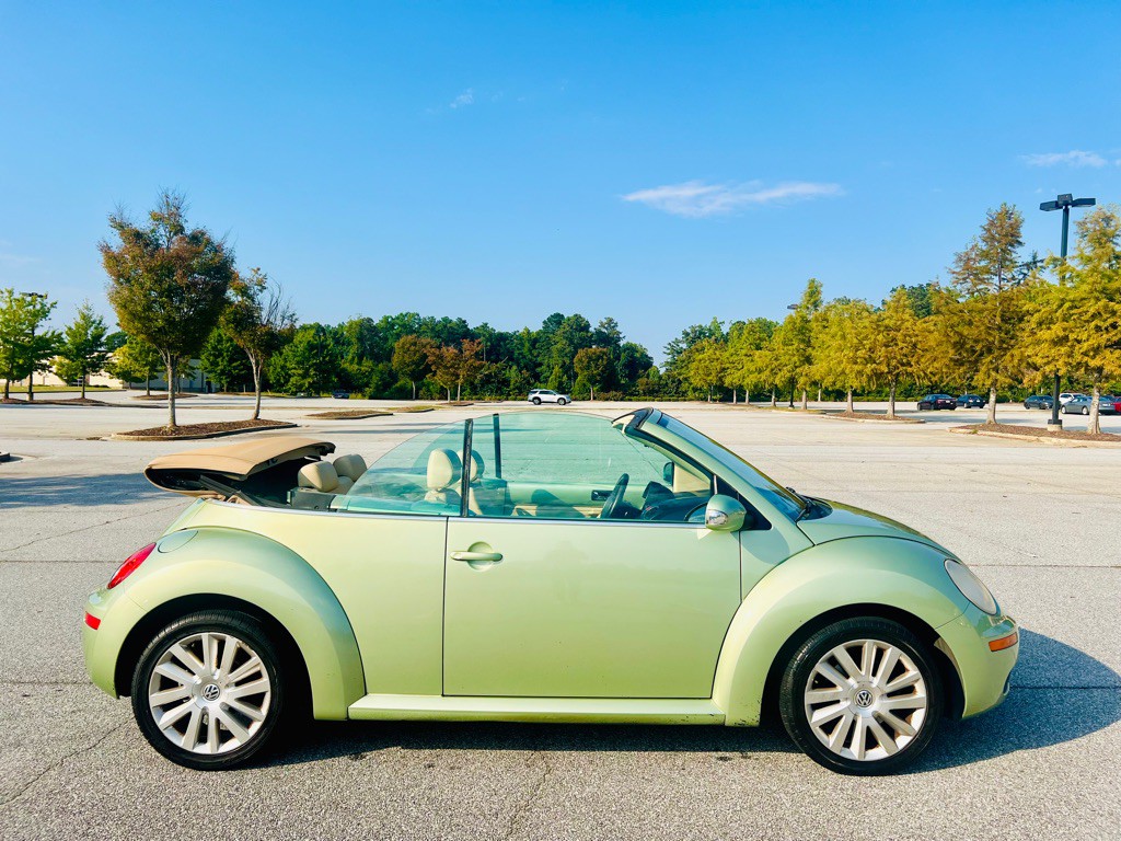 2008 Volkswagen Beetle Image 4
