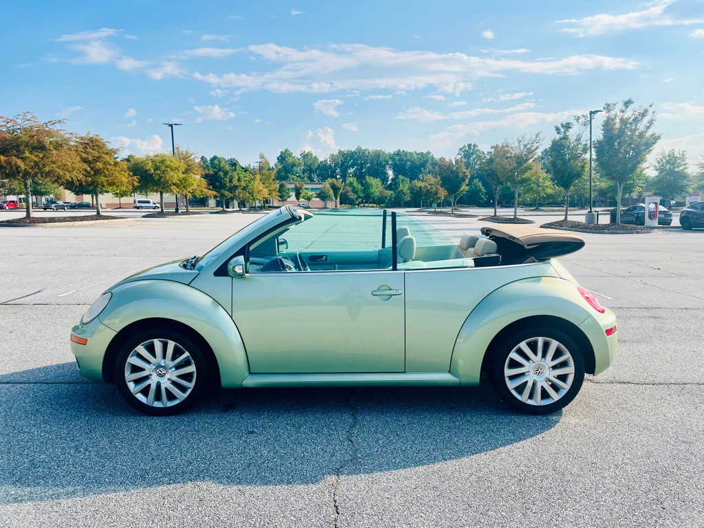 2008 Volkswagen Beetle Image 8