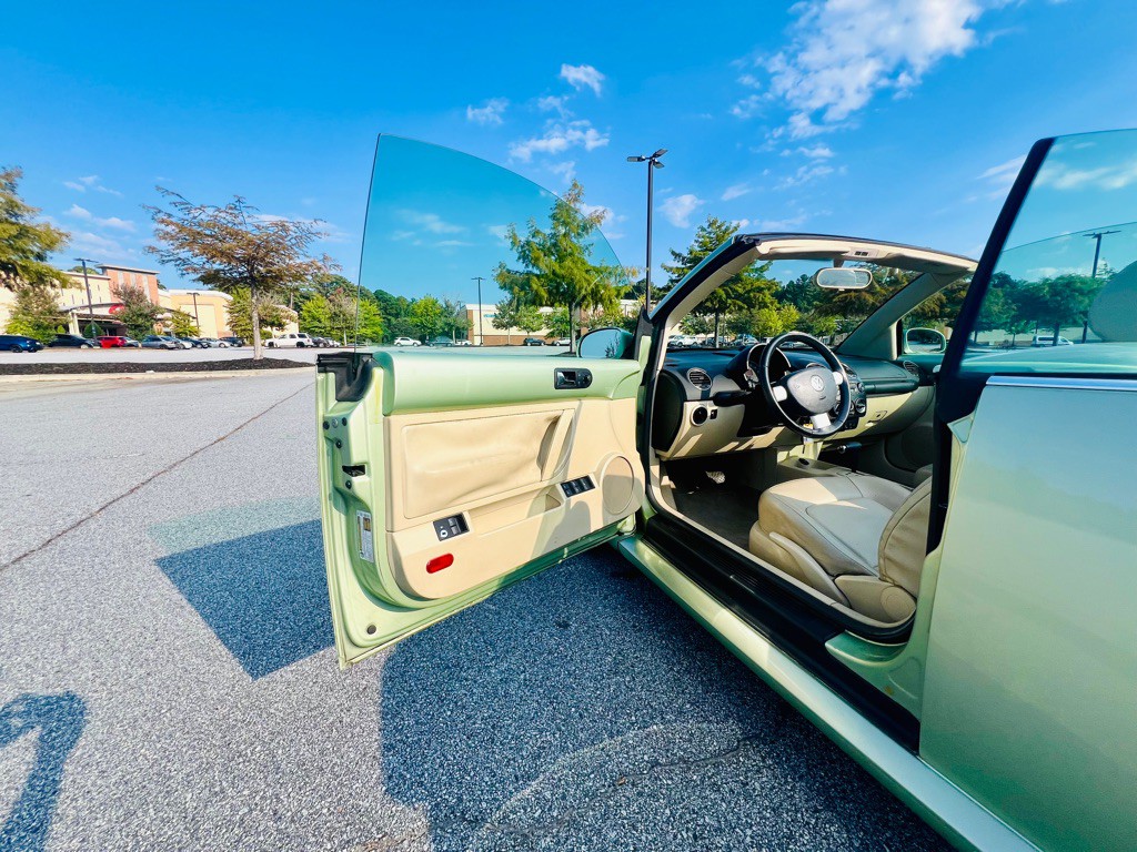 2008 Volkswagen Beetle Image 9