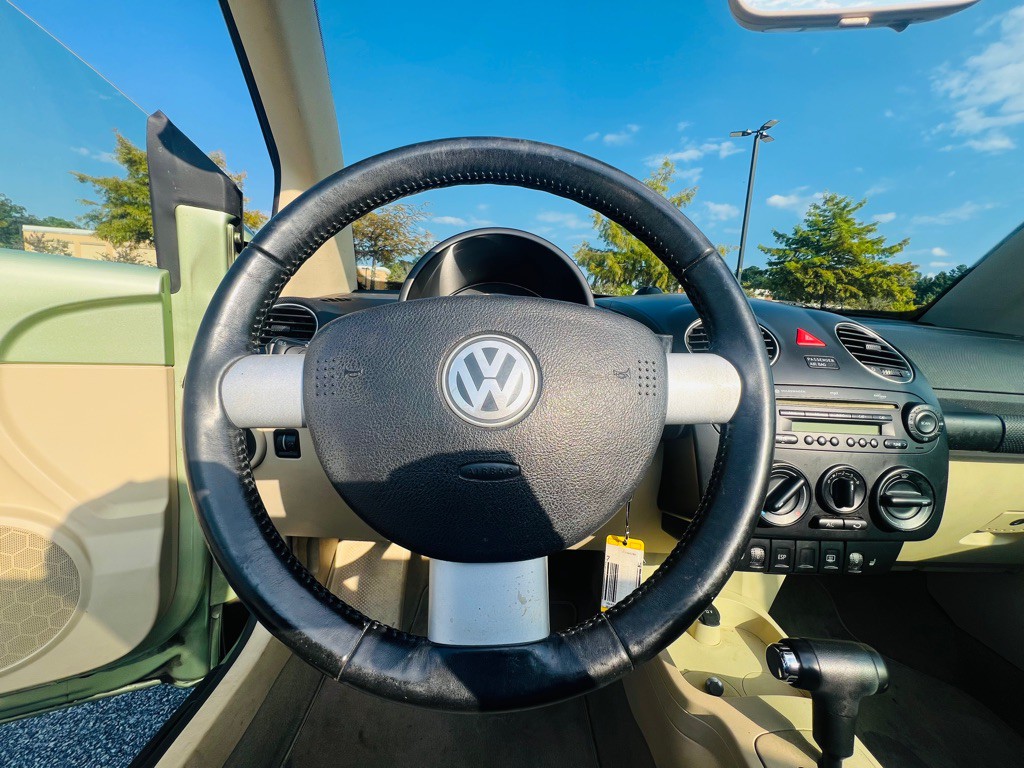 2008 Volkswagen Beetle Image 13
