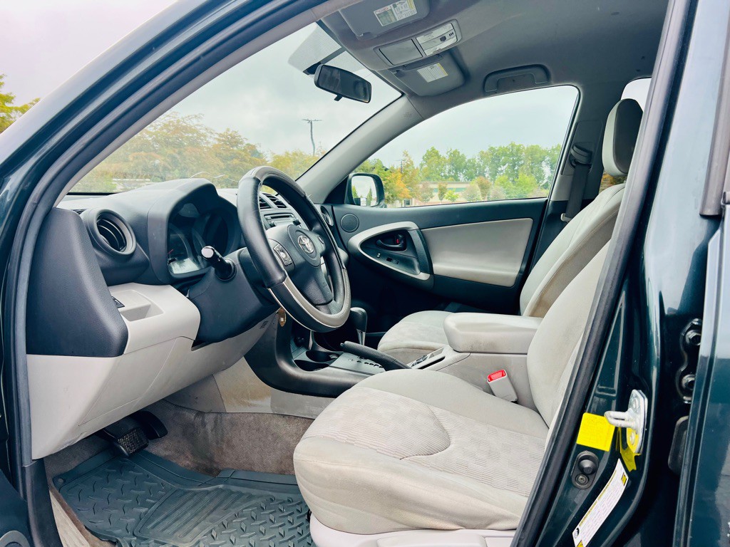 2012 Toyota Rav4 Image 12