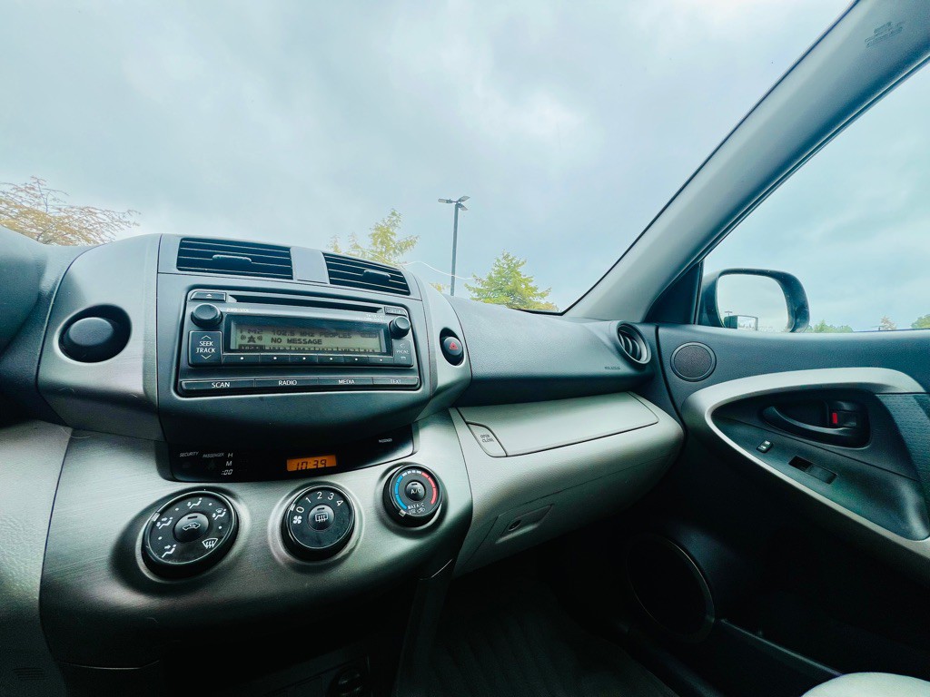 2012 Toyota Rav4 Image 17
