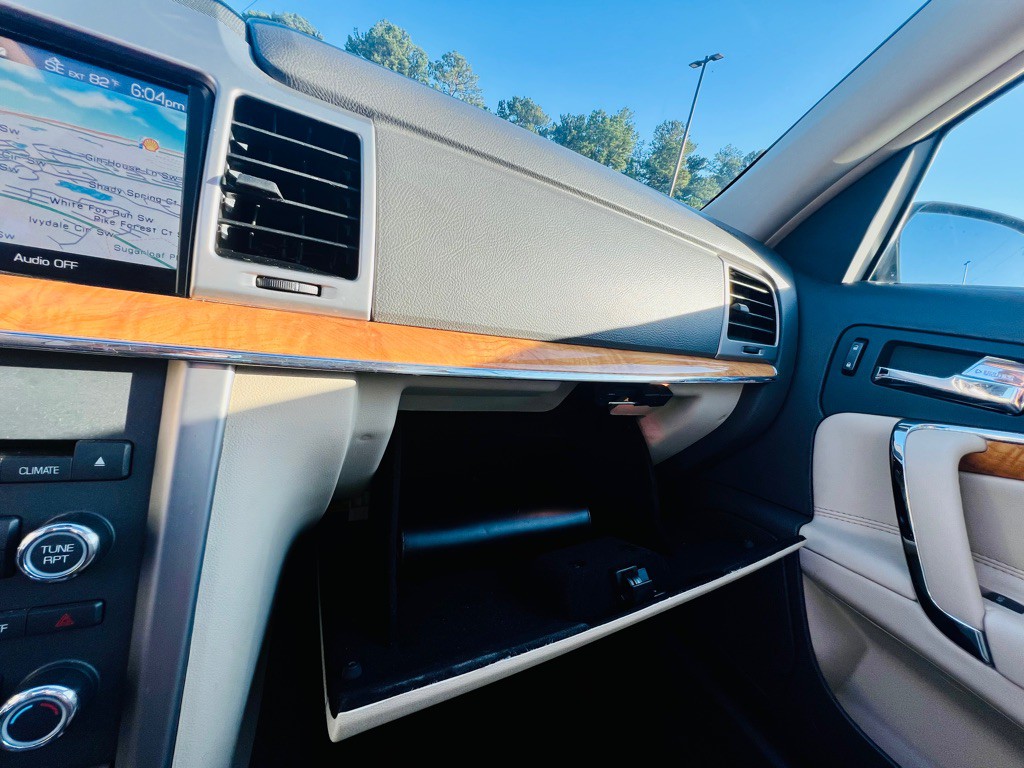 2012 Lincoln MKZ Image 20