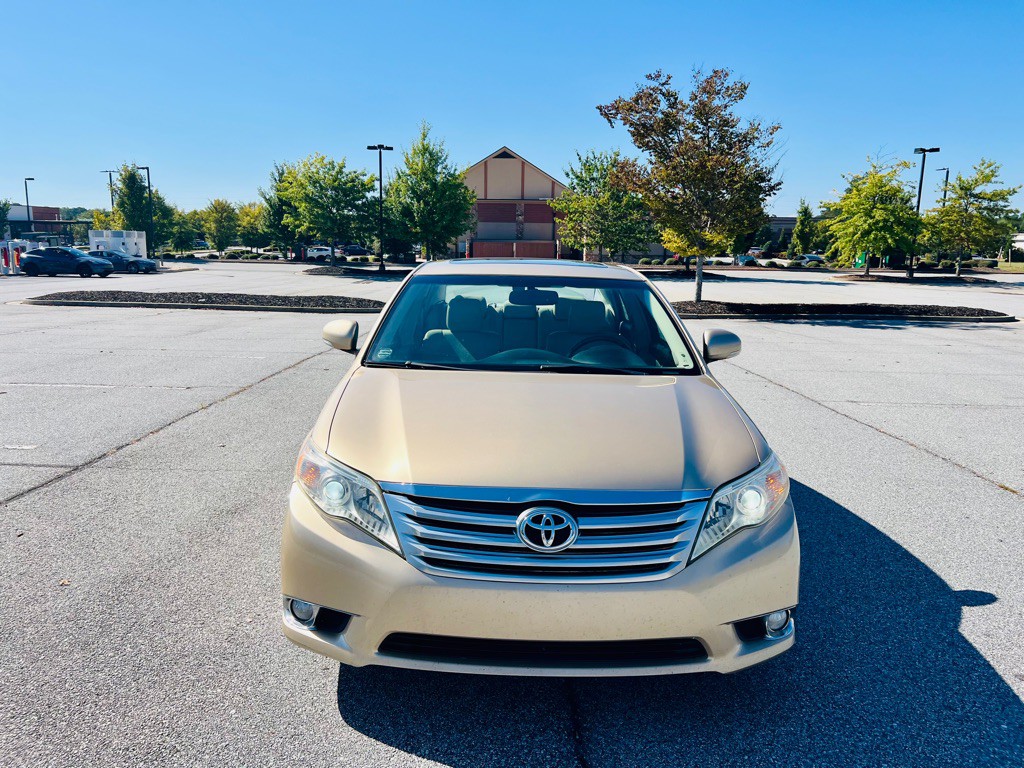 2012 Toyota Avalon Image 2
