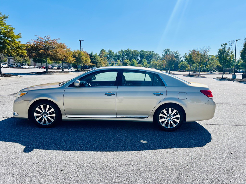 2012 Toyota Avalon Image 6
