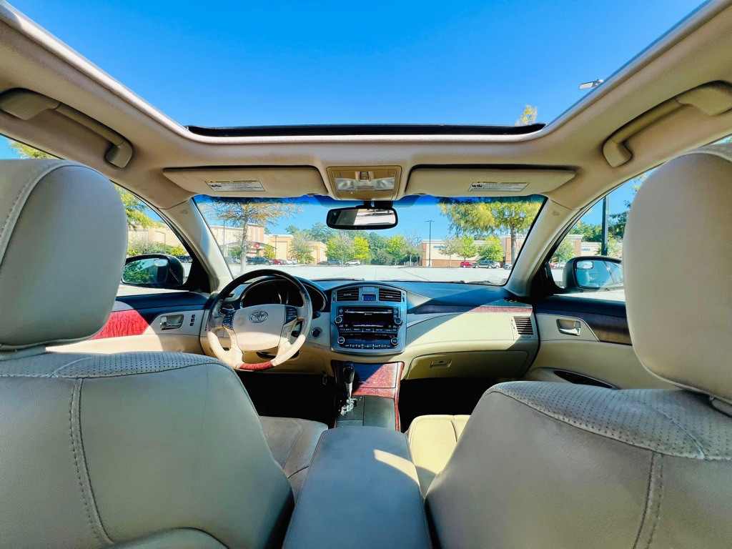 2012 Toyota Avalon Image 11