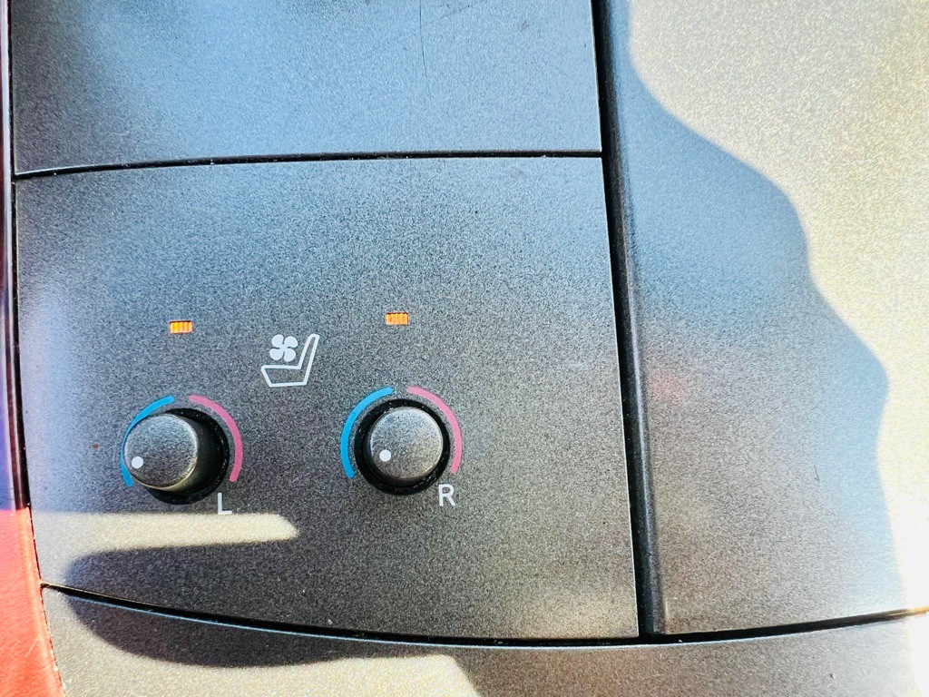 2012 Toyota Avalon Image 16