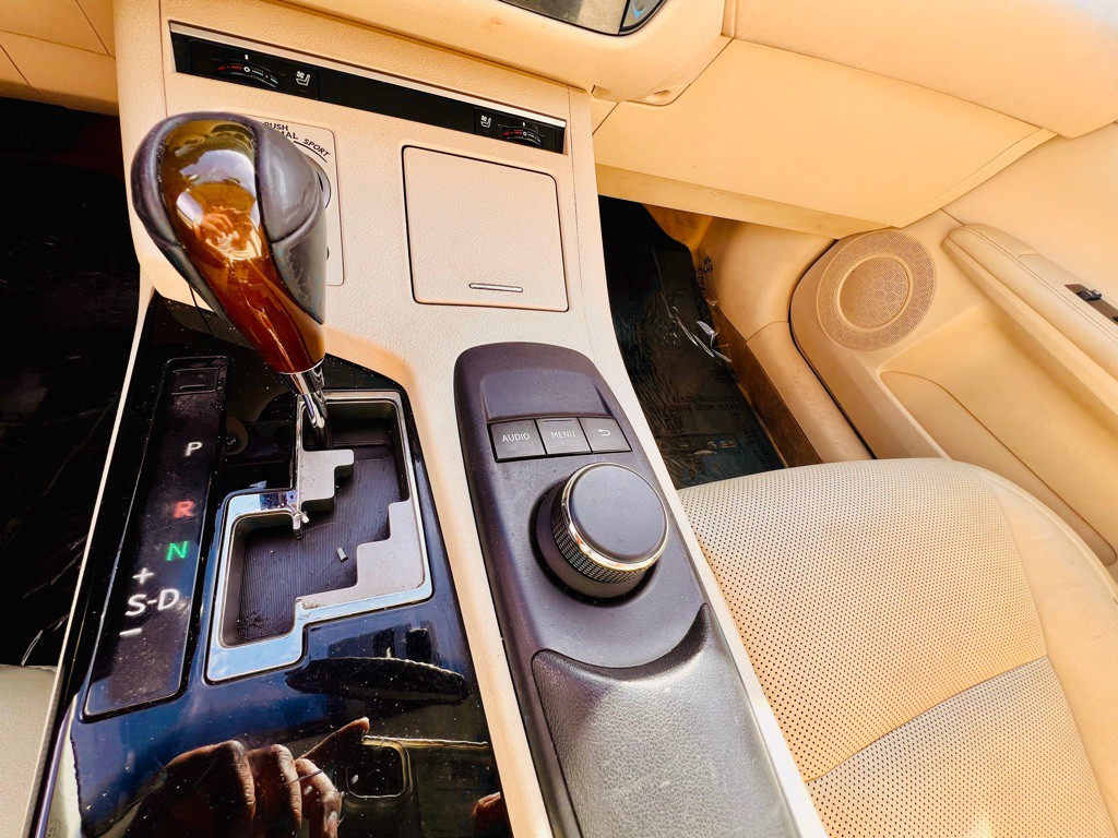 2014 Lexus ES 350 Image 14