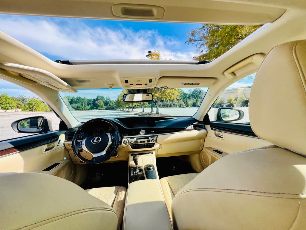 2014 Lexus ES 350 Image 20