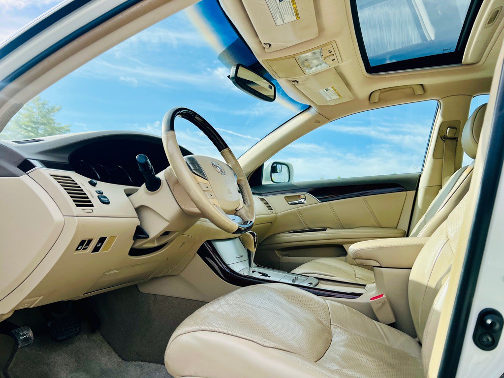 2008 Toyota Avalon Image 10