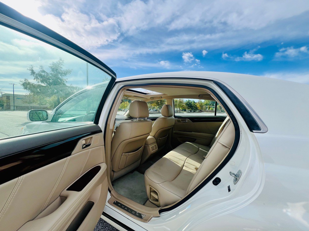 2008 Toyota Avalon Image 12
