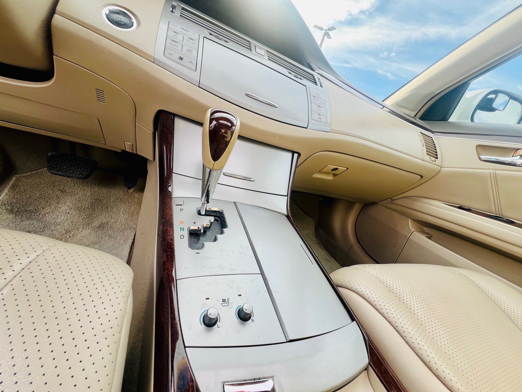 2008 Toyota Avalon Image 16