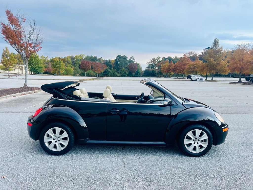 2008 Volkswagen Beetle Image 4