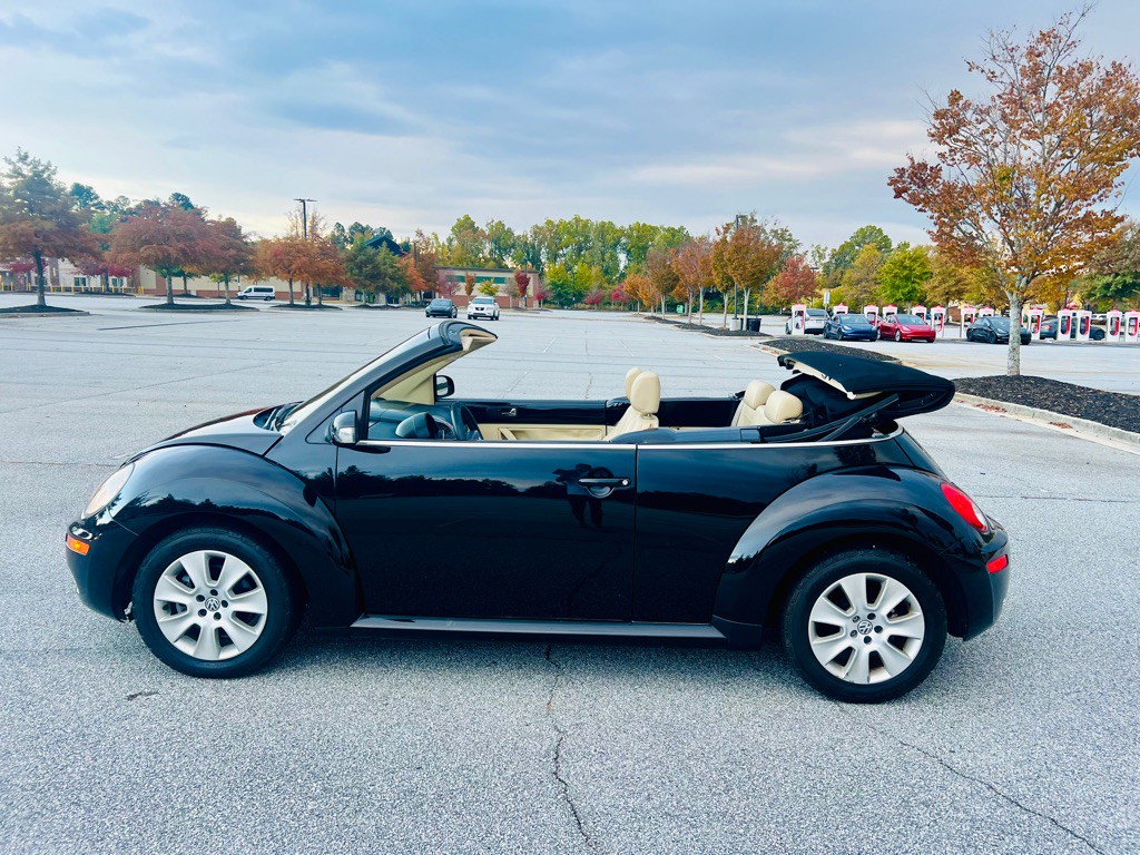 2008 Volkswagen Beetle Image 8