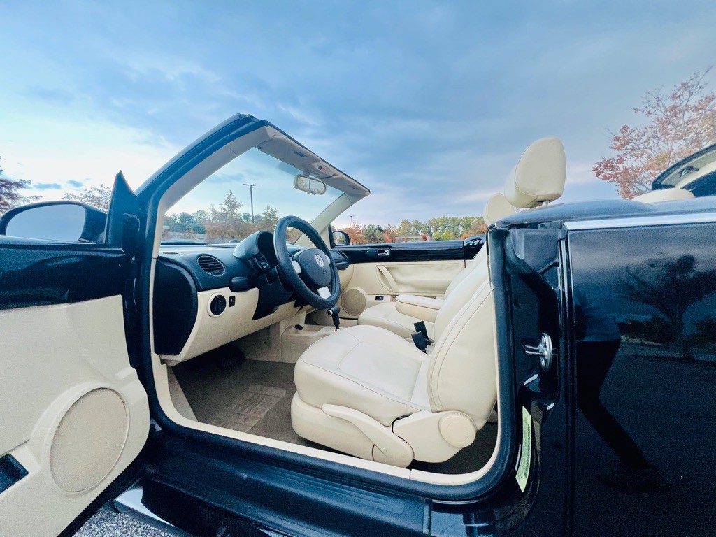 2008 Volkswagen Beetle Image 12