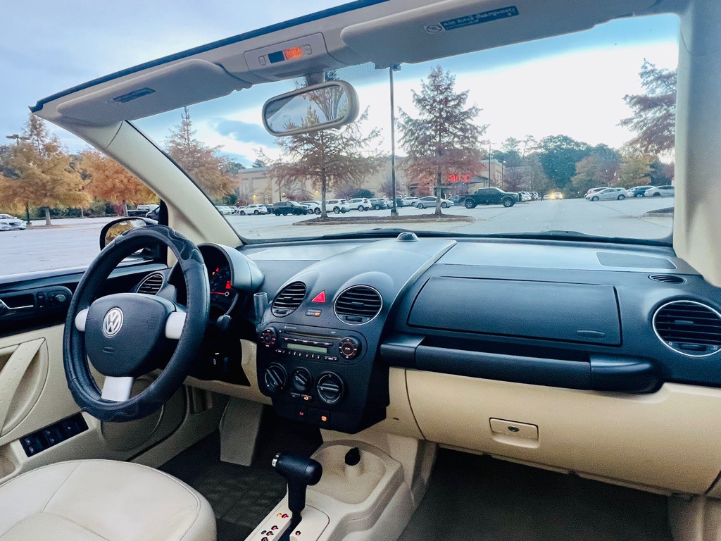 2008 Volkswagen Beetle Image 13