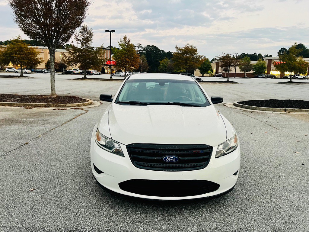 2011 Ford Taurus Image 2