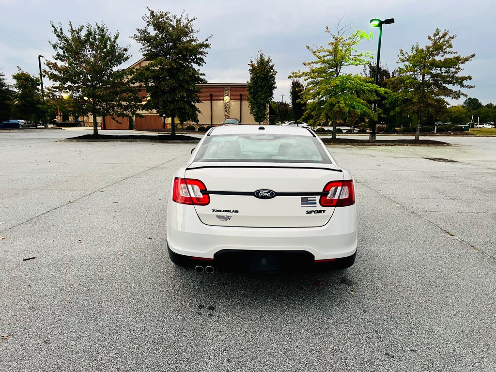 2011 Ford Taurus Image 6