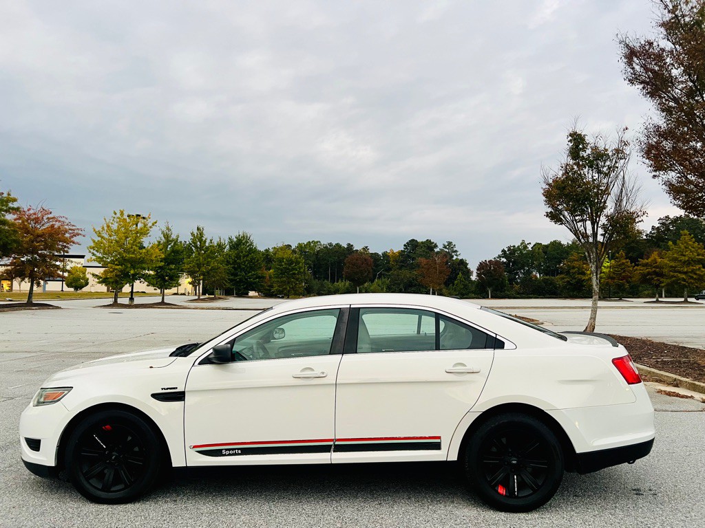 2011 Ford Taurus Image 8