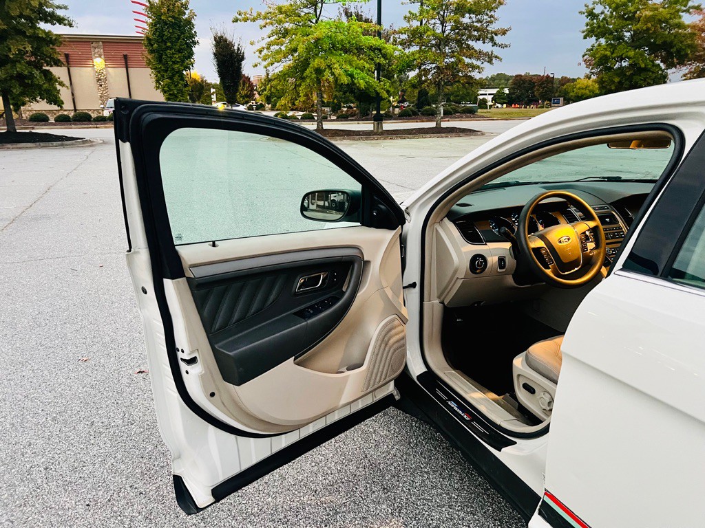 2011 Ford Taurus Image 9