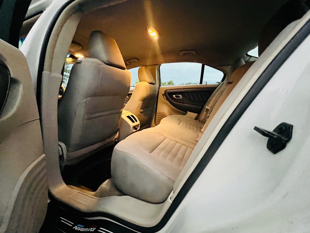 2011 Ford Taurus Image 11