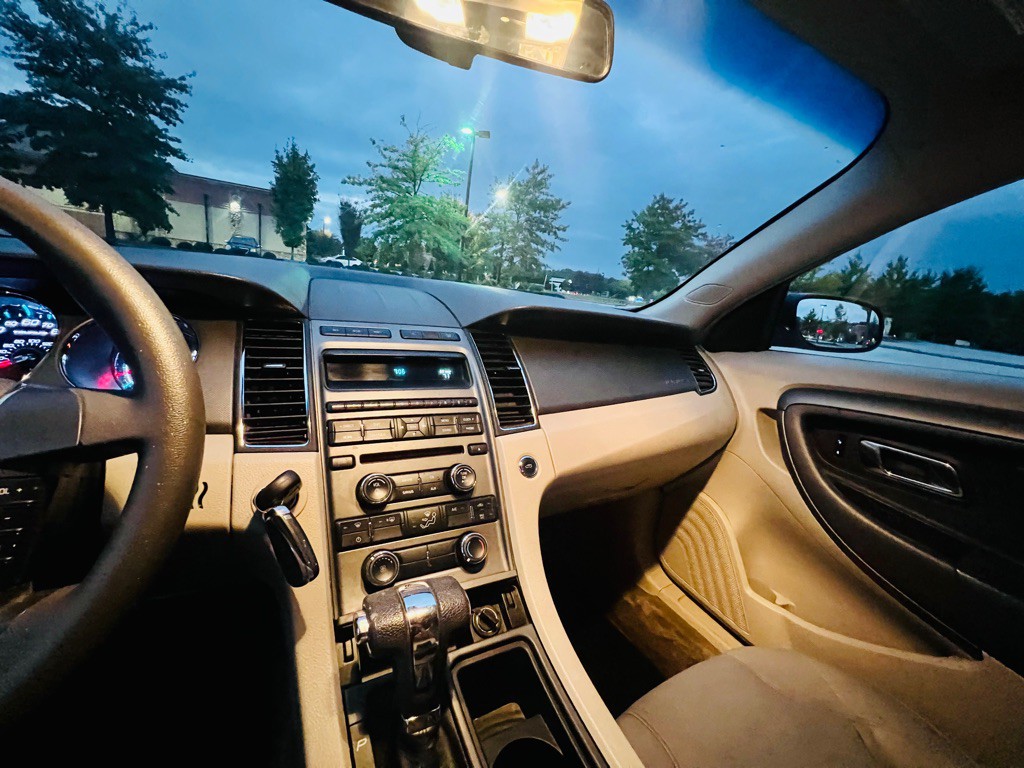 2011 Ford Taurus Image 13