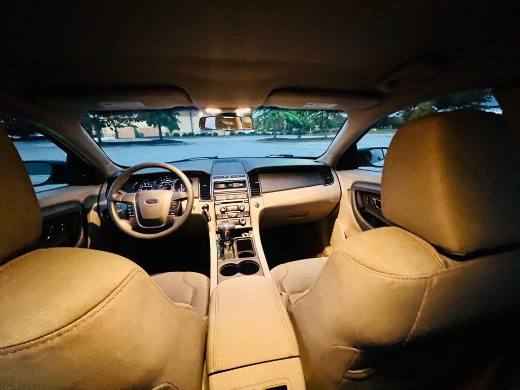 2011 Ford Taurus Image 14