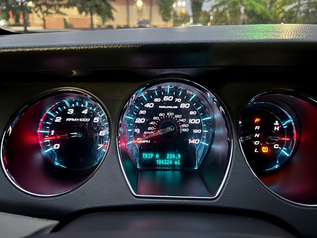 2011 Ford Taurus Image 17