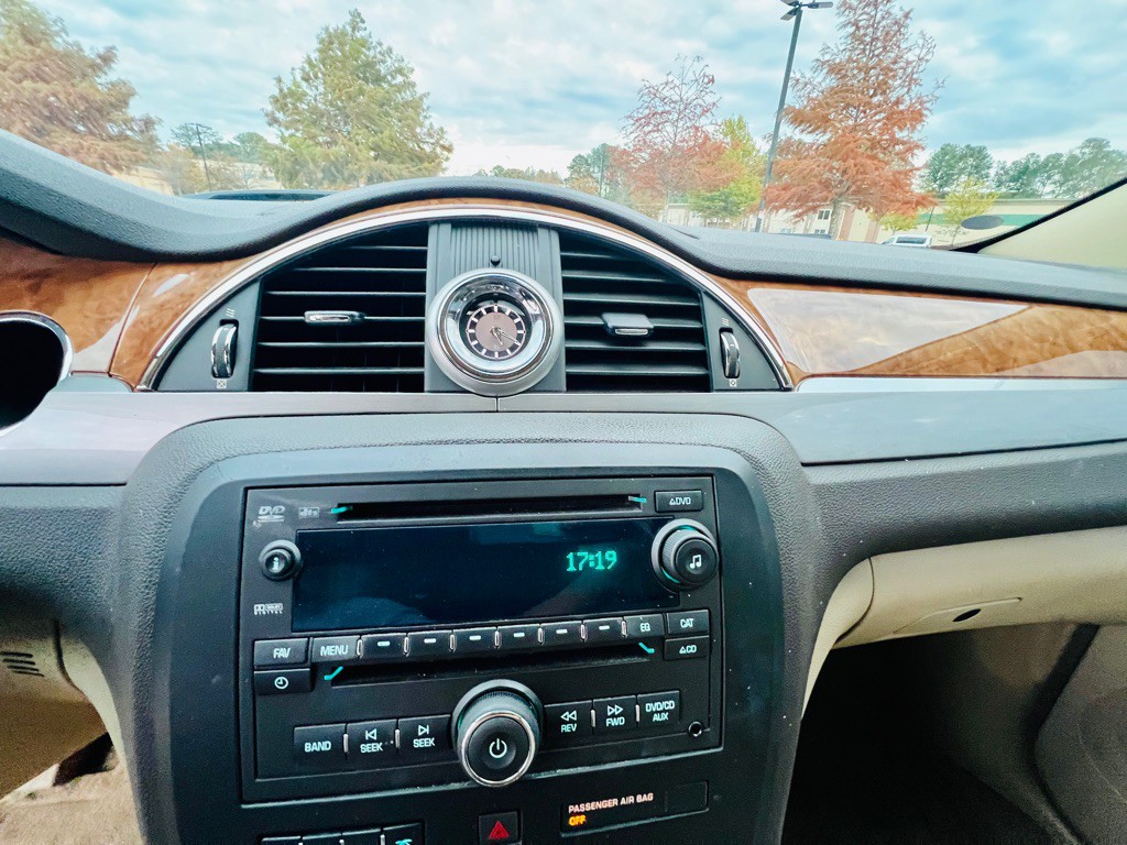 2012 Buick Enclave Image 16