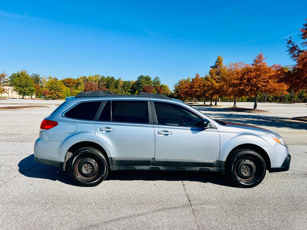 2013 Subaru Outback Image 4