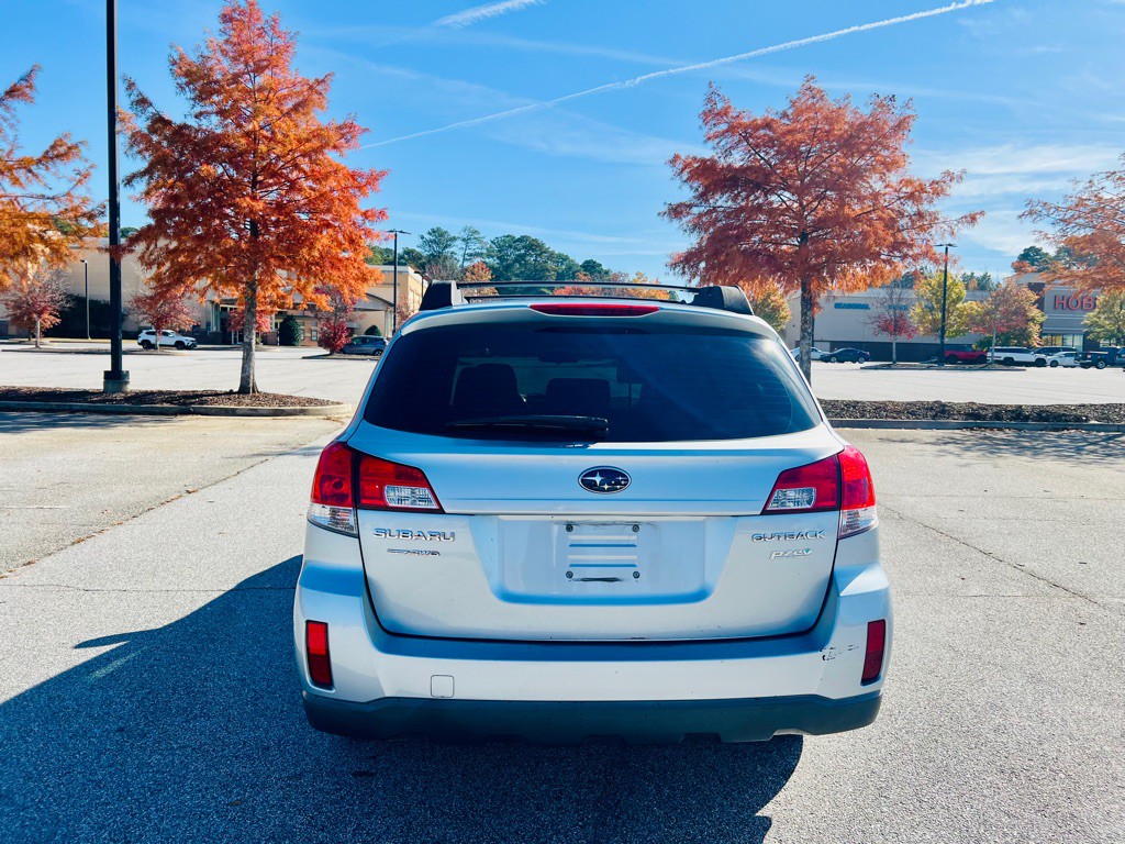 2013 Subaru Outback Image 6