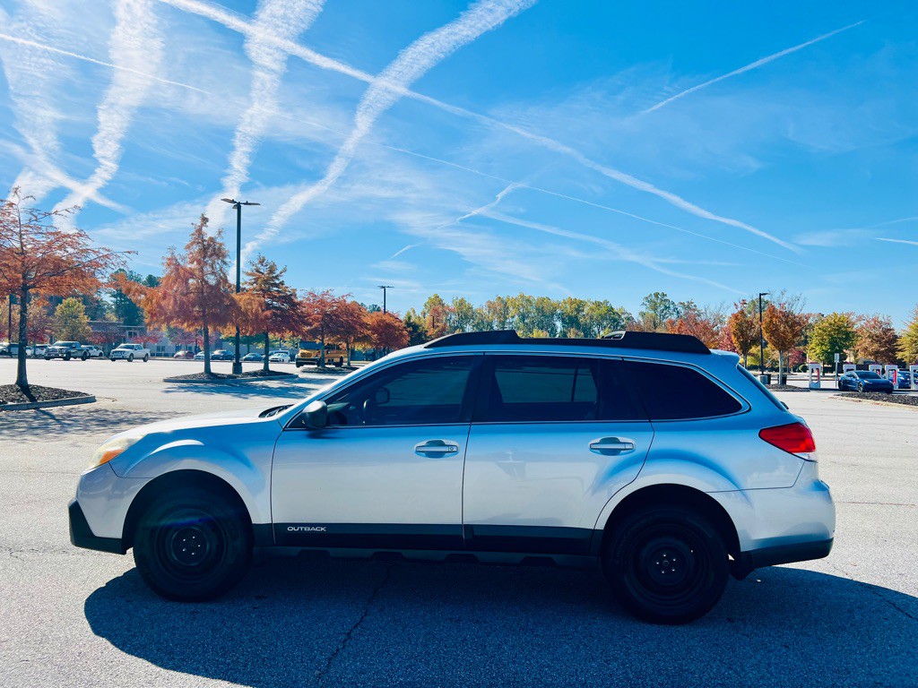 2013 Subaru Outback Image 8
