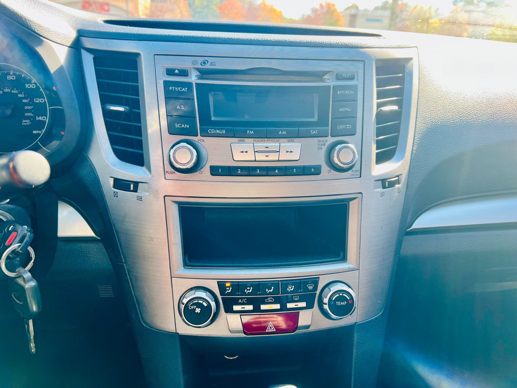 2013 Subaru Outback Image 17