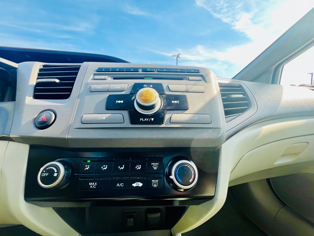 2012 Honda Civic Image 16