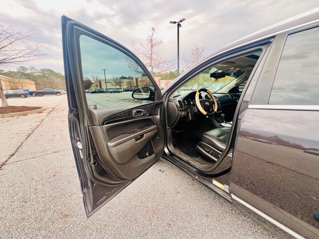 2017 Buick Enclave Image 10