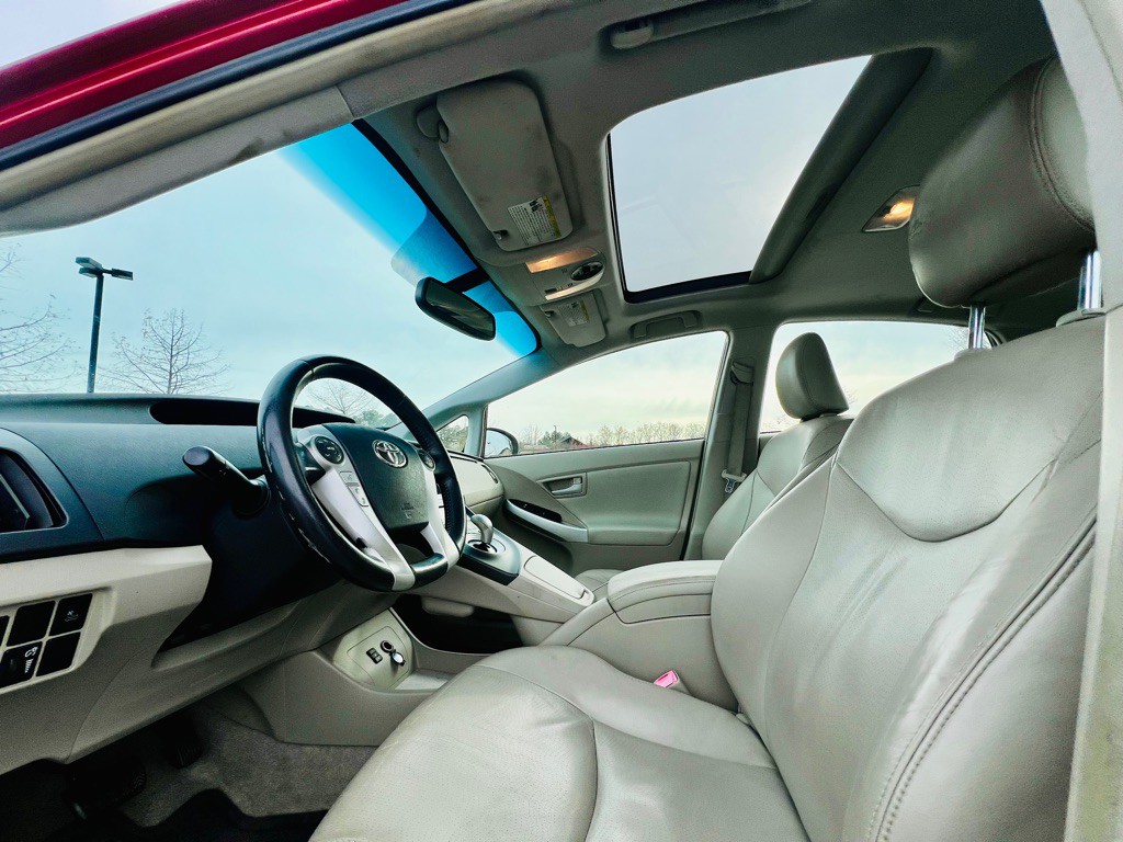 2011 Toyota Prius Image 11