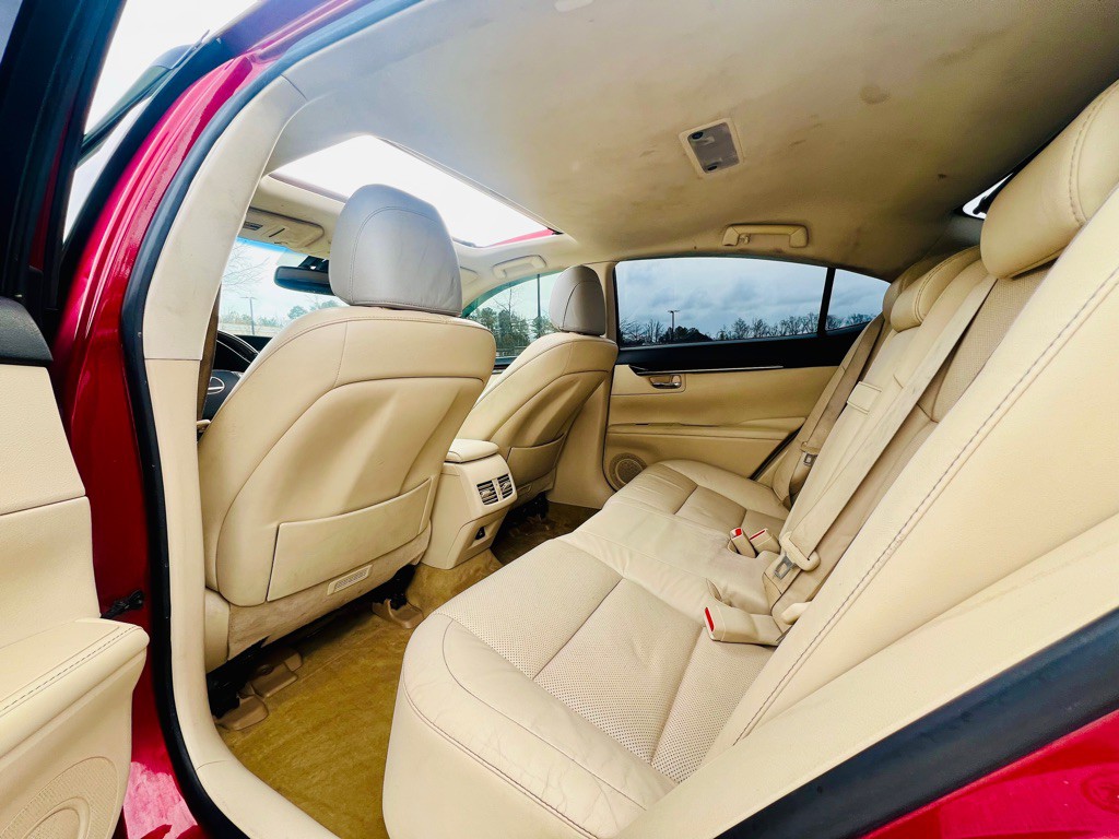 2015 Lexus ES 350 Image 12