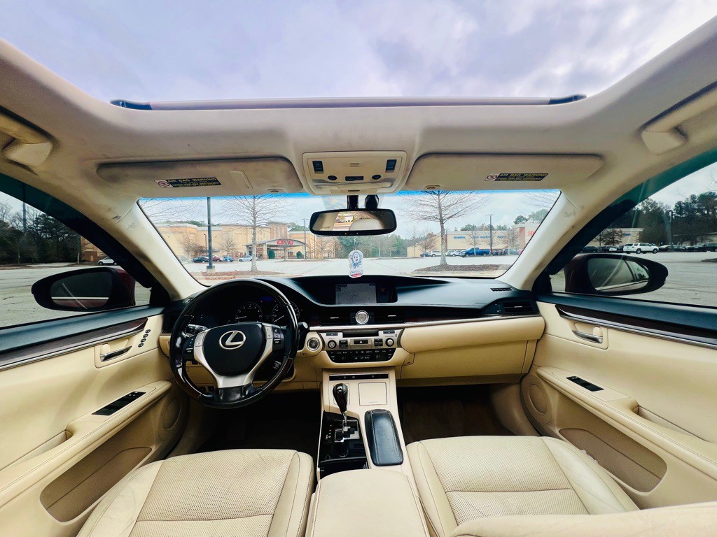 2015 Lexus ES 350 Image 13