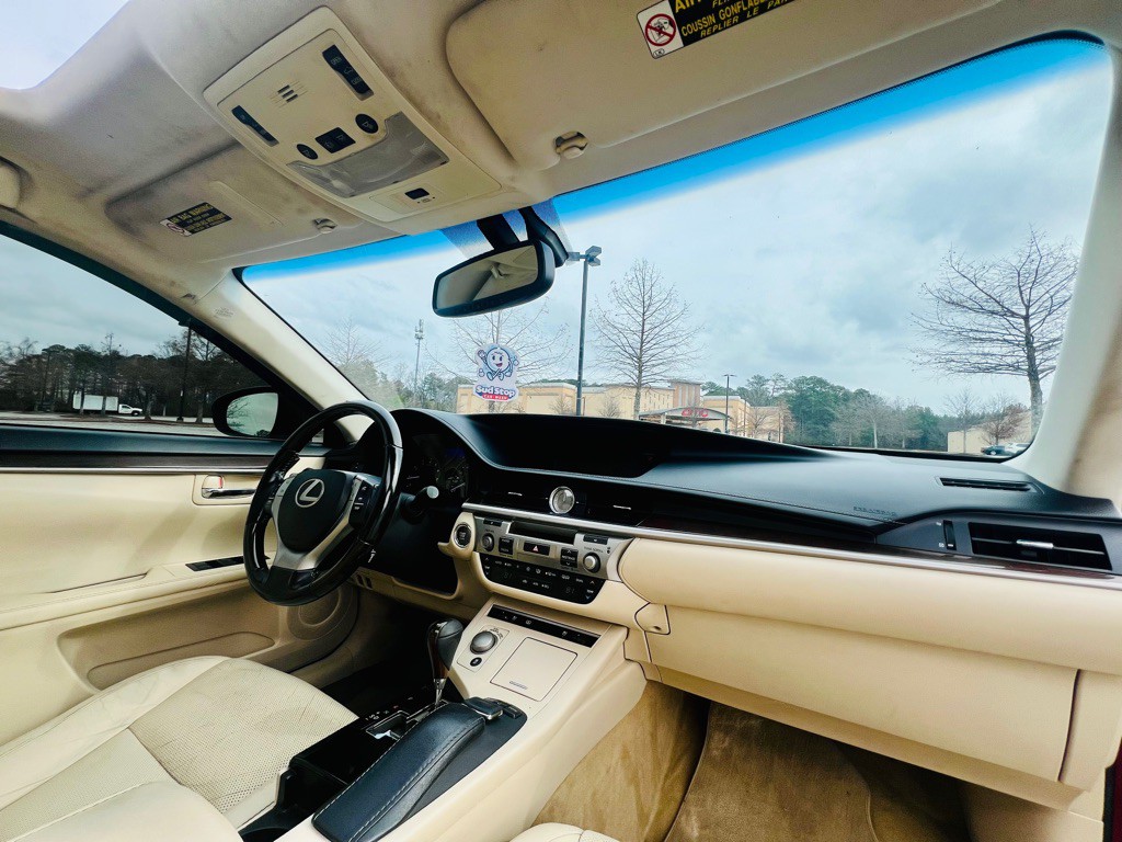 2015 Lexus ES 350 Image 14